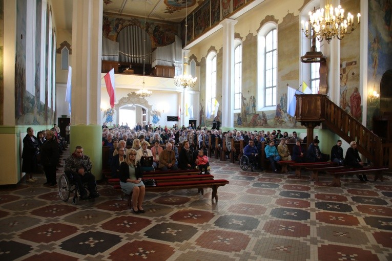 Spotkanie integracyjne osób niepełnosprawnych w płockiej Imielnicy