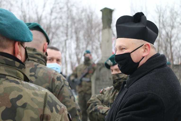 Strzelcy w hołdzie powstańcom styczniowym