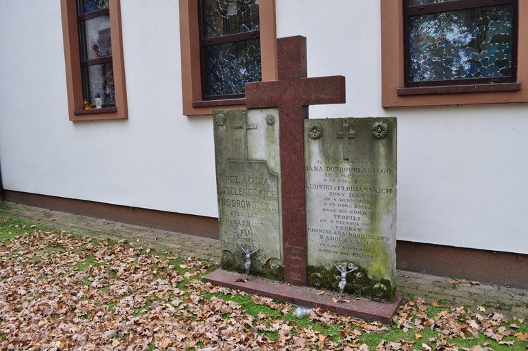 Cmentarz w Gąbinie