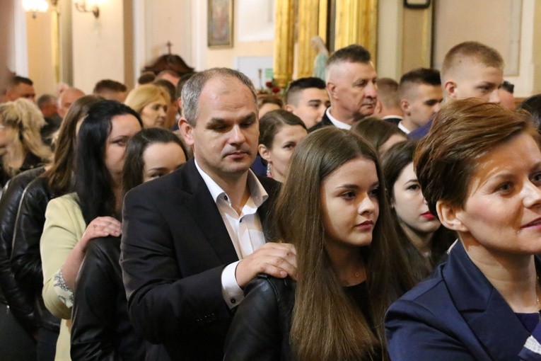 Bierzmowanie w makowskiej farze