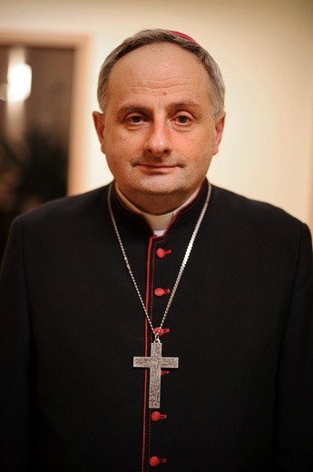Biskup Jacek Jezierski