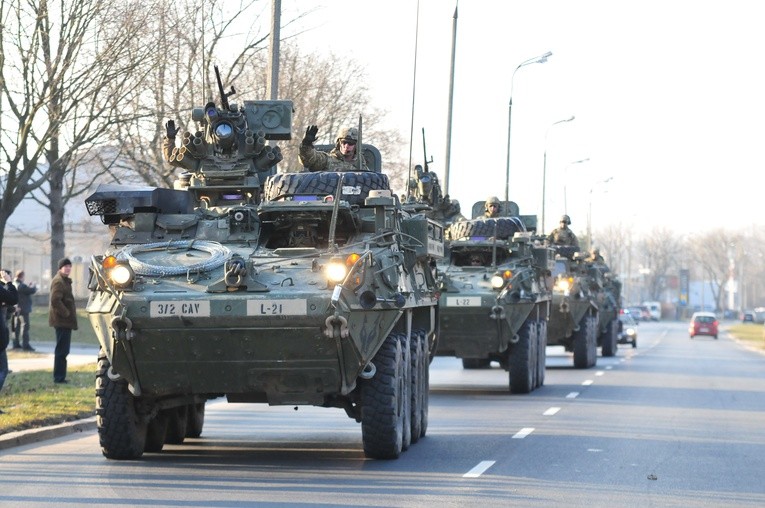 Dowódca sił NATO w Europie: posiadanie stale obecnych wojsk w Polsce jest bardzo korzystne dla USA