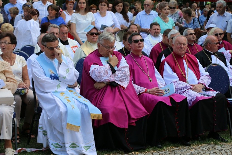 Koronacja w Smardzewie. Część I