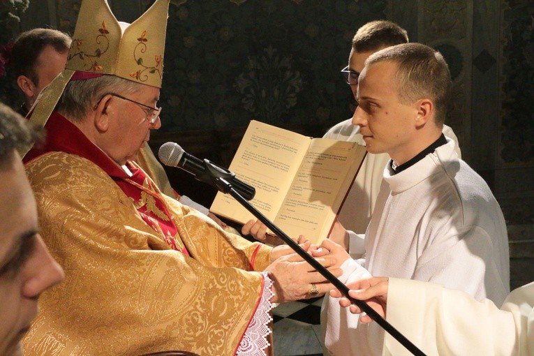 Święcenia diakonatu