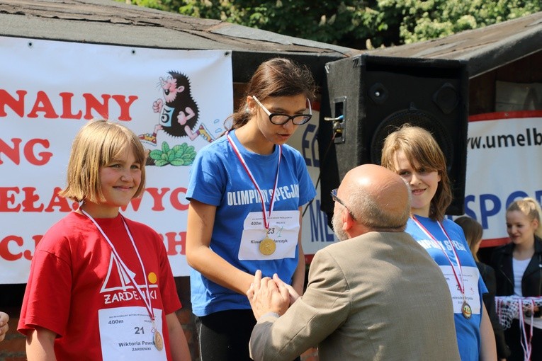 XIII Mityng w Biegach Przełajowych Olimpiad Specjalnych w Elblągu