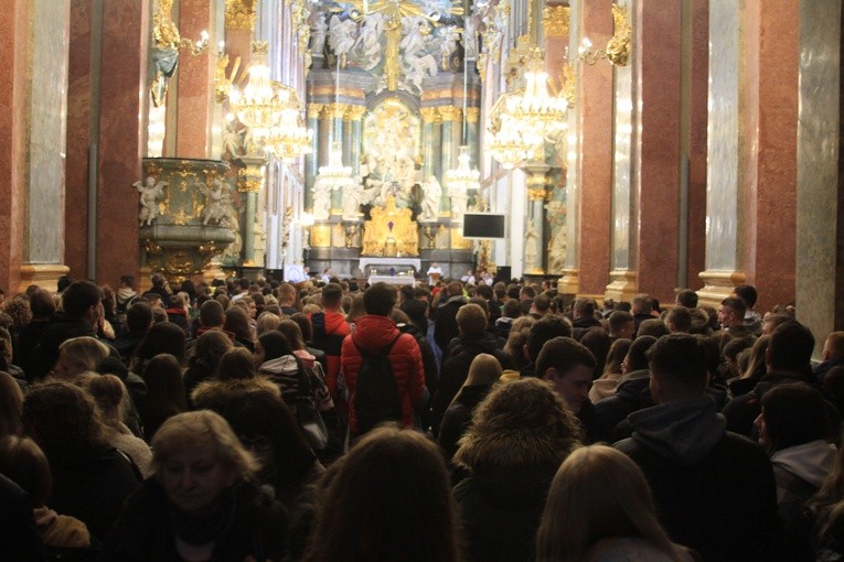 Jasna Góra. Pielgrzymka maturzystów