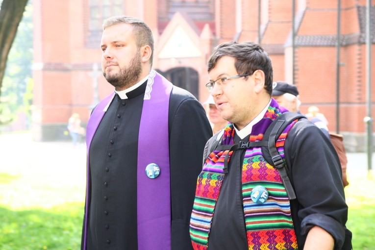 Pielgrzymka na Jasną Górę - wyjście z katedry