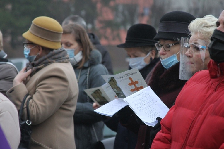 Ciechanów. Poświęcenie krzyża morowego