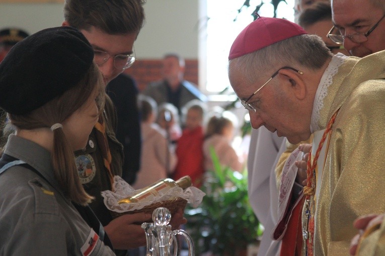 Pomnik bł. ks. J. Popiełuszki w Mławie