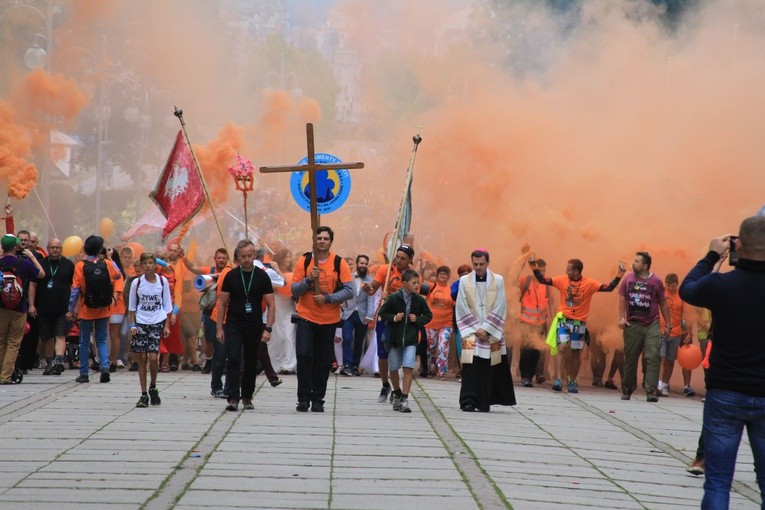 Pielgrzymka. Jasna Góra (część 1)