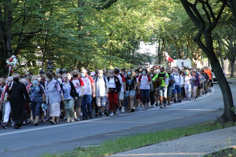 Pielgrzymka z Płocka na Jasną Górę. Cz. 2.