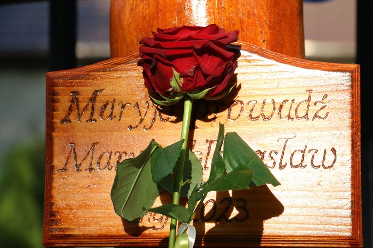 Śródborze. Poświęcenie maryjnej kapliczki