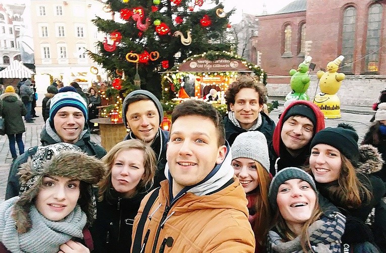 Wiara pokolenia płatków śniegu. Czy studenci odnajdują się jeszcze we wspólnotach akademickich?