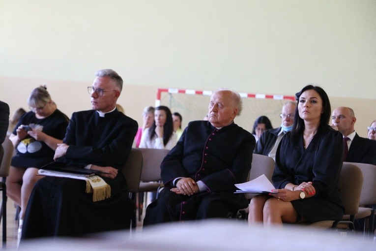 Uroczystości w SP im. Kardynała Stefana Wyszyńskiego w Siedlinie
