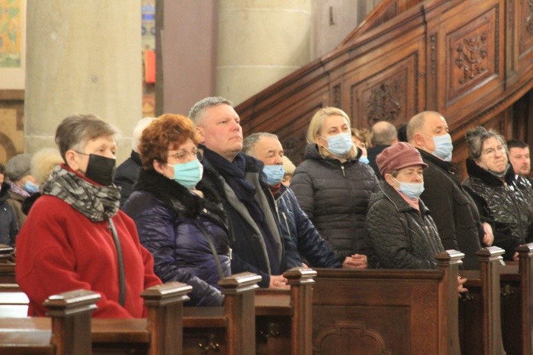 Płock. Droga Krzyżowa w katedrze