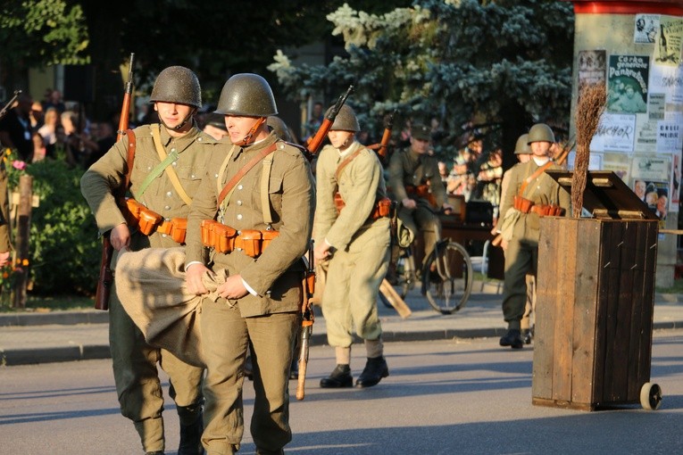 Rekonstrukcja historyczna nalotu na Mławę