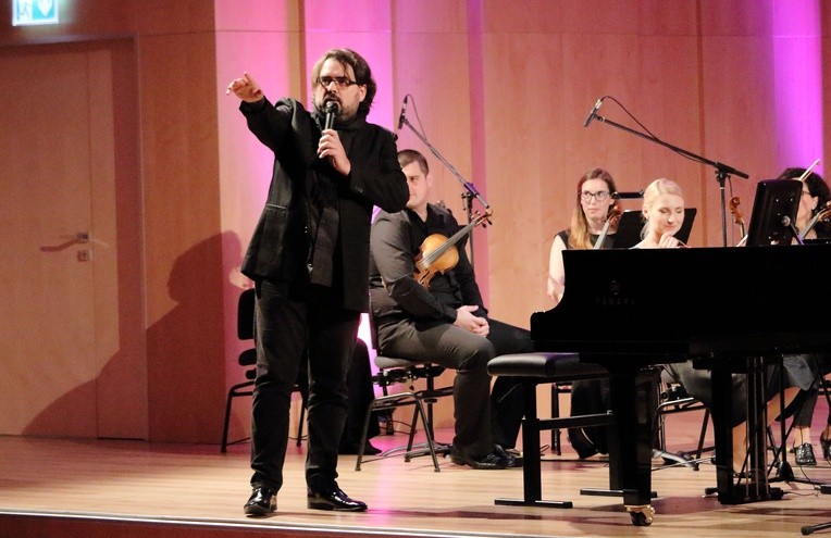 Filharmonia /ostrożnie, wciąga