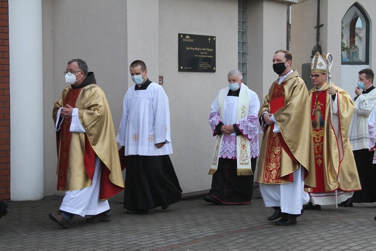 Skępe. Jubileusz parafii i konsekracja ołtarza