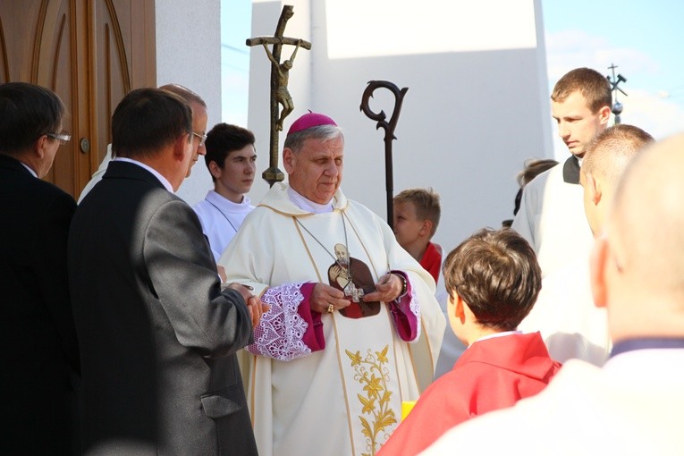 Poświęcenie kościoła w Nowym Chechle