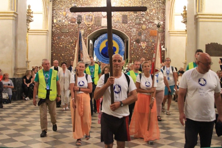 Pielgrzymka. W kaplicy Matki Bożej
