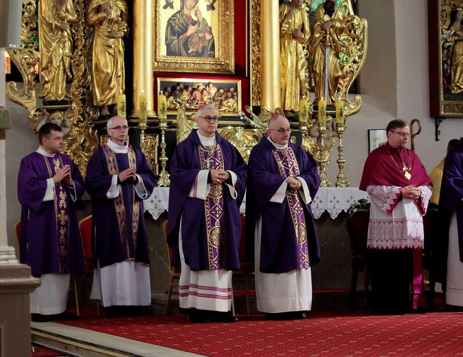 Msza pogrzebowa ks. prał. Żołnierkiewicza