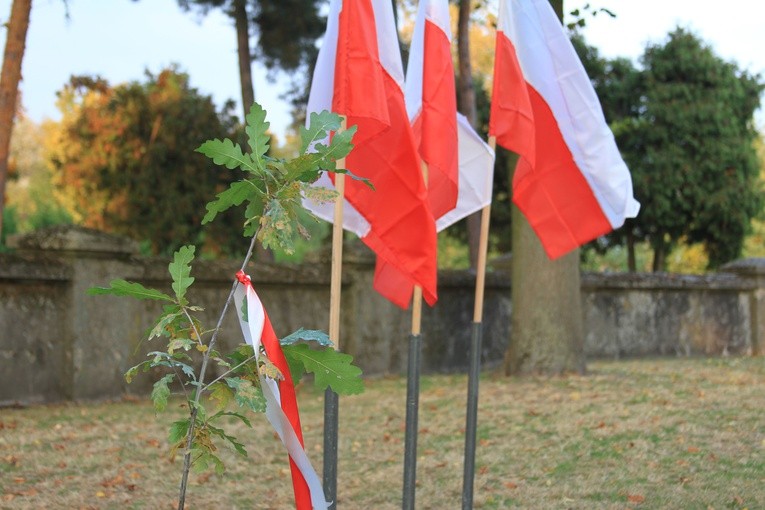 Byli alumni-żołnierze w Pomiechowie