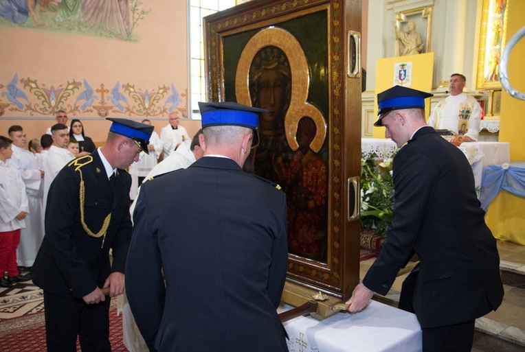 Mława. Nawiedzenie w parafii św. Stanisława BM