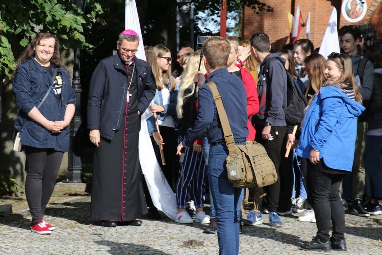 Rostkowo. Pielgrzymka młodzieży