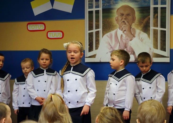 II rocznica kanonizacji Jana Pawła II - przedszkole bł. Franciszki