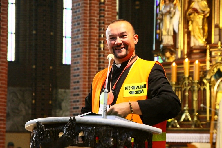 Pielgrzymka na Jasną Górę - wyjście z katedry