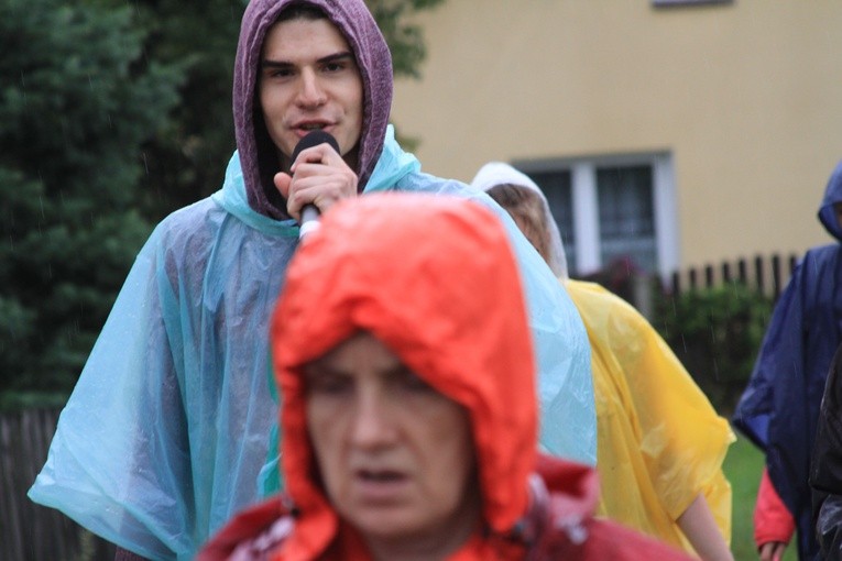 Pielgrzymka. Pątnicy w Sendeniu