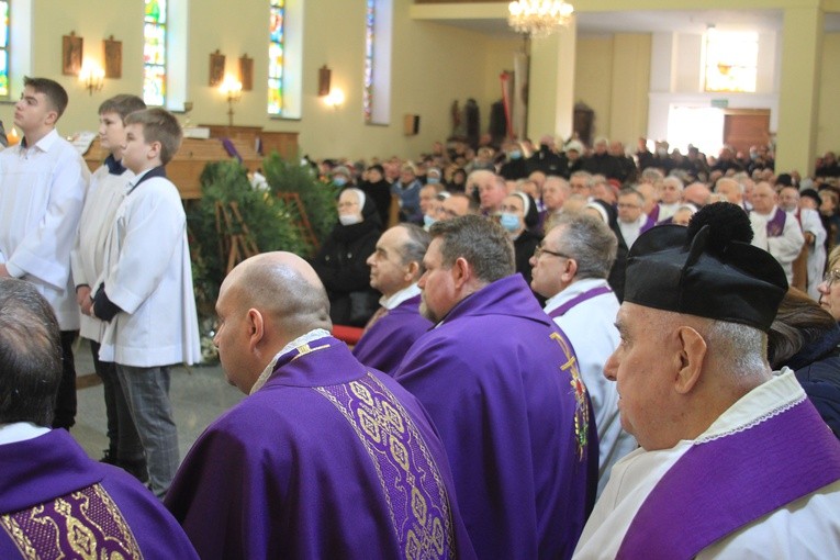 Czermno. Pogrzeb ks. Tadeusza Żerdziewskiego