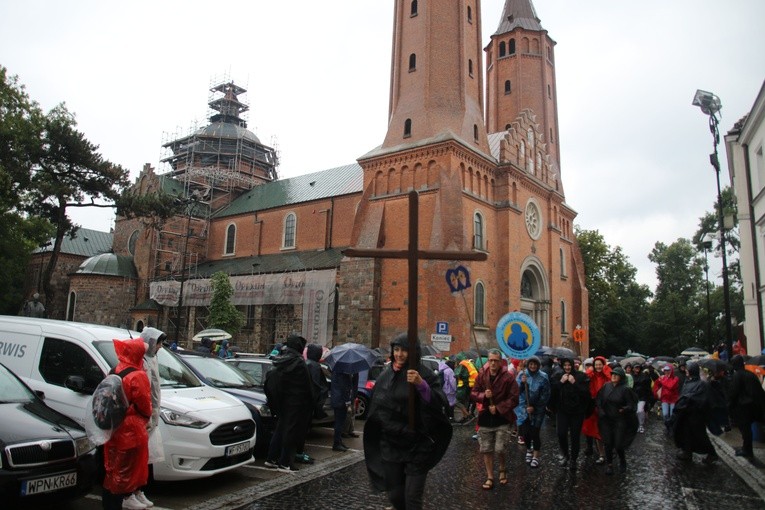 Pielgrzymka na Jasną Górę. Wyjście z Płocka cz.1