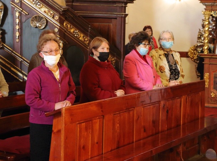 Dzierzgoń - poświęcenie koron Matki Bożej