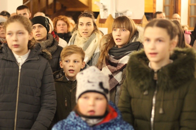 Łąck. Nawiedzenie w parafii św. Walentego w Korzeniu
