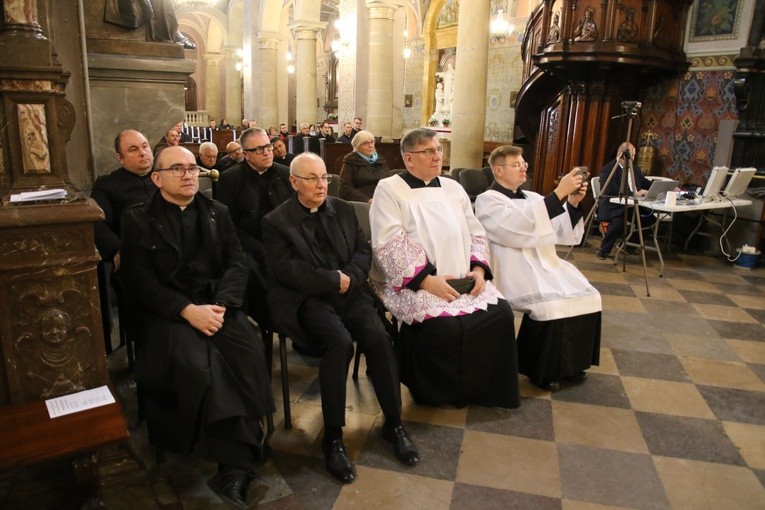 Płock. Kanoniczne objęcie diecezji przez bp. Szymona Stułkowskiego. Cz. 1