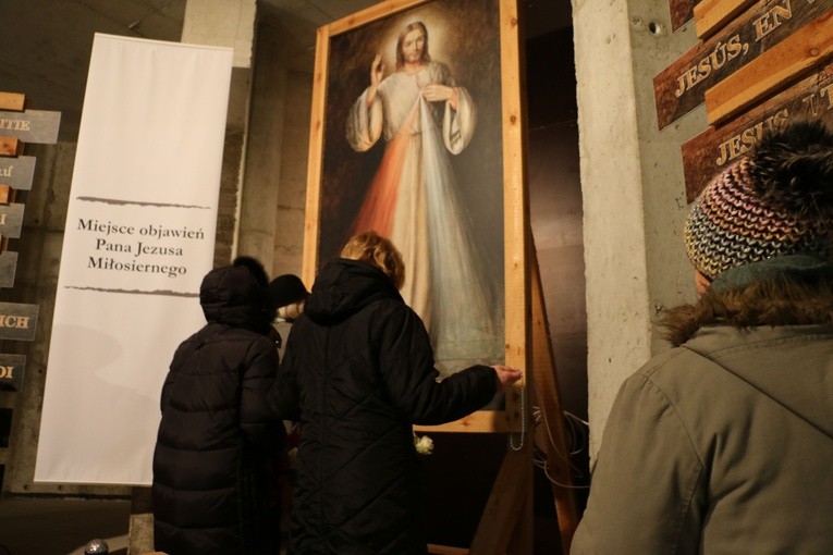 22 lutego - Pielgrzymi w sanktuarium cz. 2