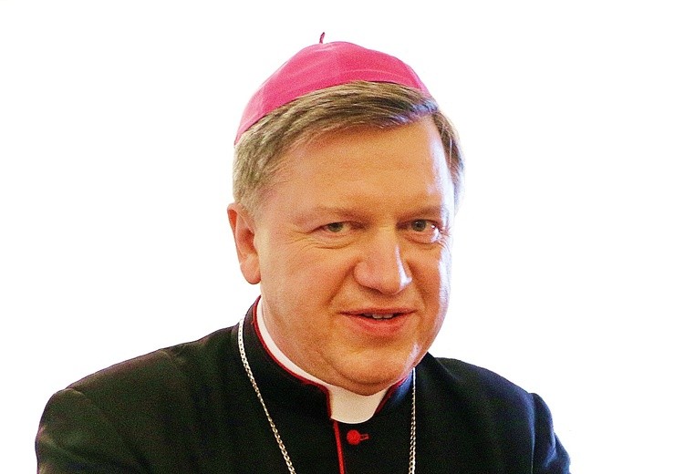 Wrocław: Abp Kupny zachęca do tworzenia "parafialnych tarcz antykryzysowych"