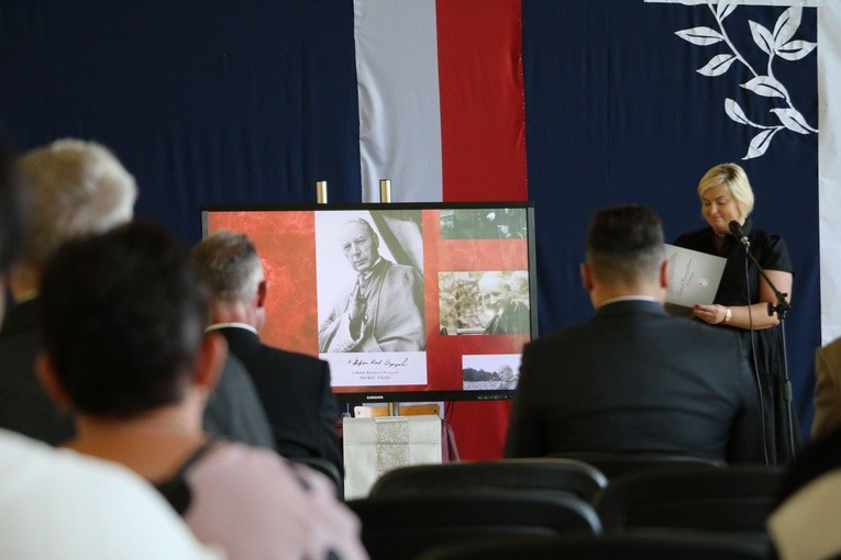 Uroczystości w SP im. Kardynała Stefana Wyszyńskiego w Siedlinie