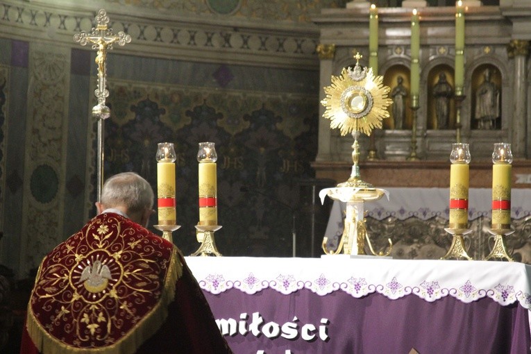 Płock. Gorzkie Żale w katedrze