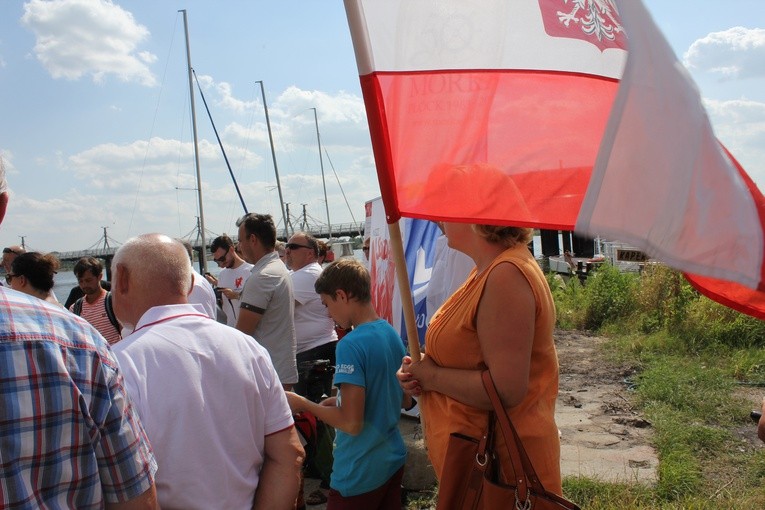 Tratwa "Wolność" na wodach Wisły