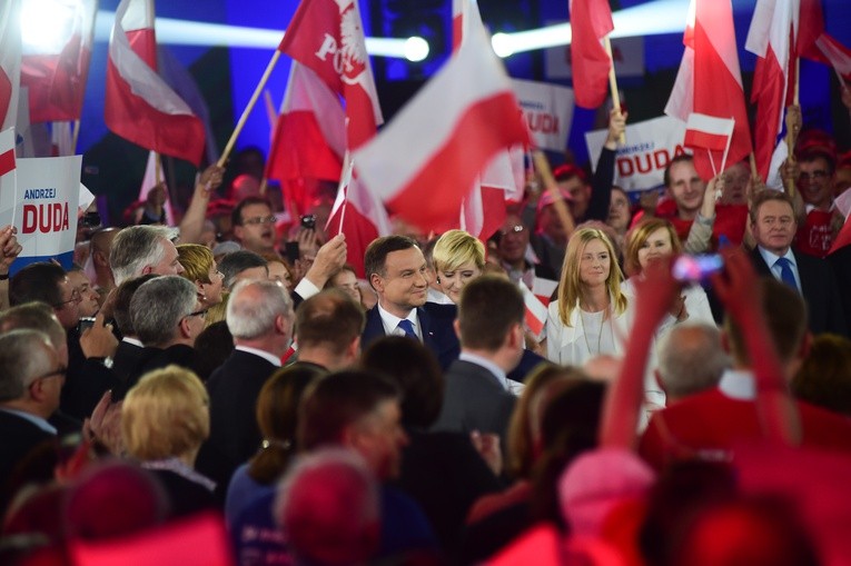 Komu w polityce jeszcze można zaufać?