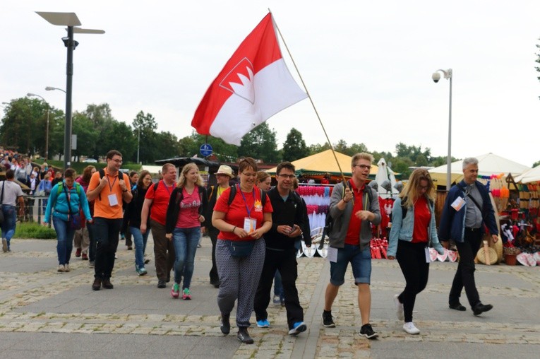 Uczestnicy ŚDM na oblężeniu Malborka