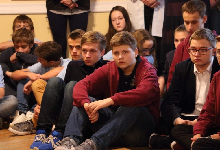 Symbole ŚDM - Zespół Szkół Pijarskich w Elblągu
