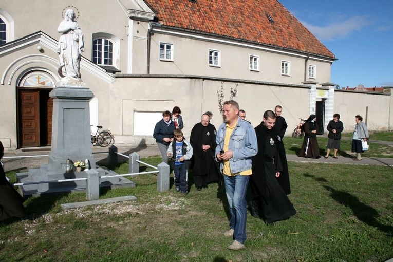 Koronka na ulicach miast 