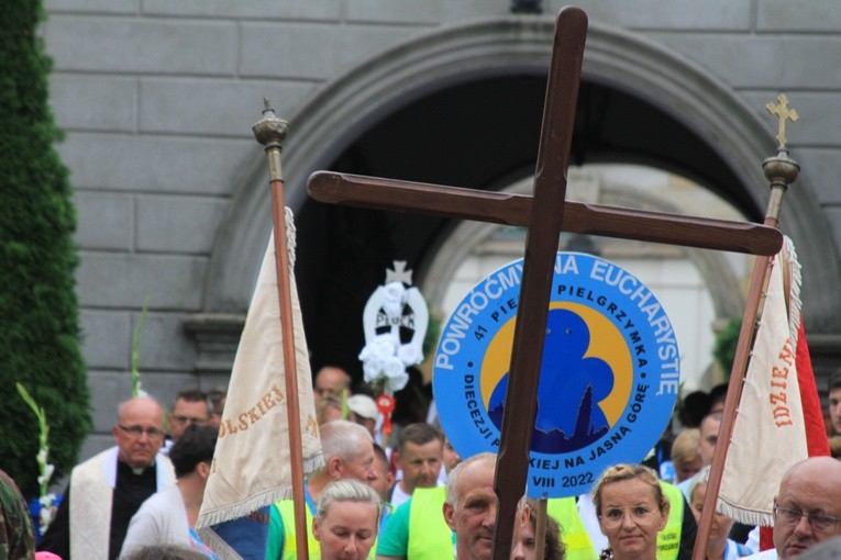 Pielgrzymka. Wejście na szczyt - cz. 1