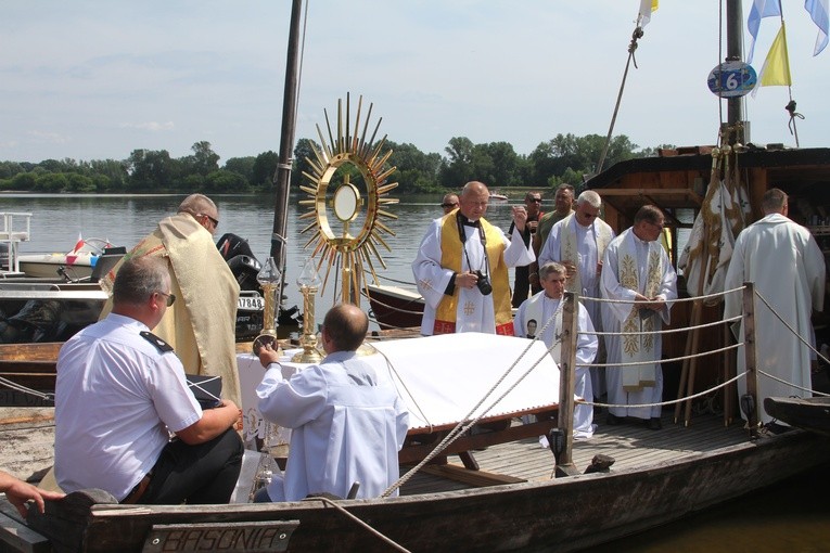 Wiślana procesja eucharystyczna. Cz. 1