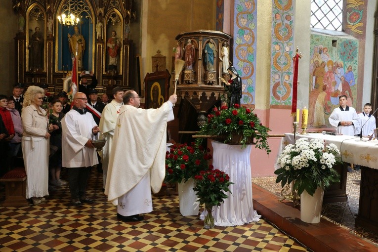 Niedzbórz. Wprowadzenie relikwii św. Rity