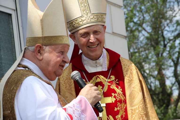 Płock. Poświęcenie mozaiki w oknie papieskim