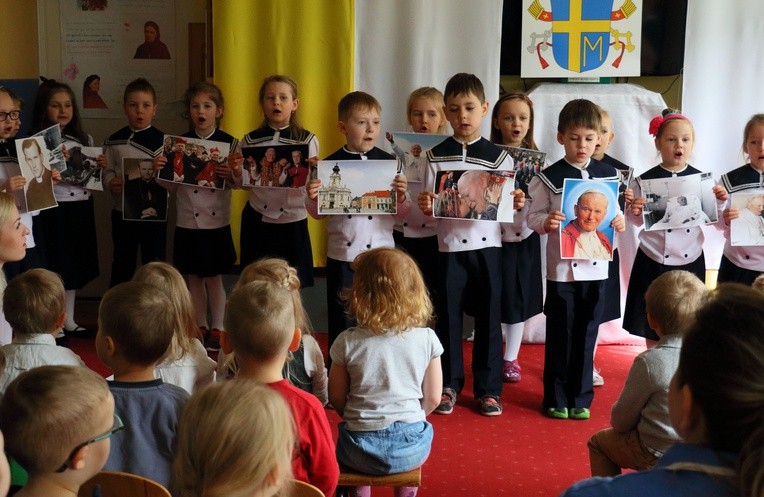 Przedszkolaki dla św. Jana Pawła II